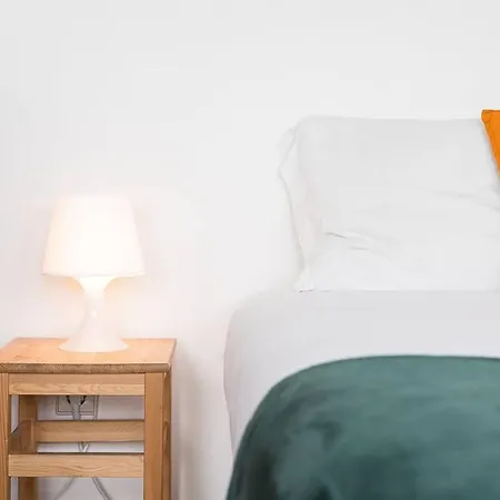 Guestready - White And Bright